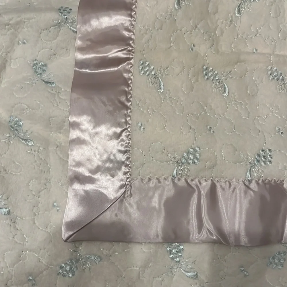 Vintage Baby Blanket Satin Trim Embroidered ILGWU Floral 1950’s Crib Pink